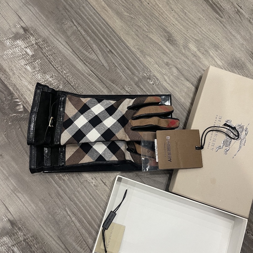 Burberry Black and Brown Checkered Gloves - Picture 3 of 8